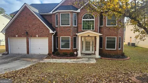 1210 Buckingham Dr, Fairburn, GA 30213