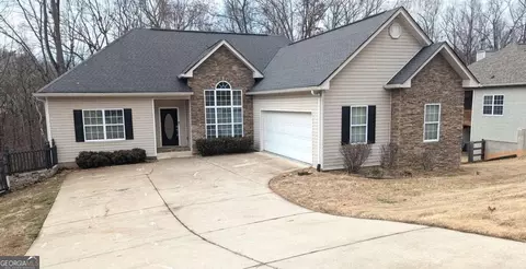 3582 Phoenix Cove Dr, Gainesville, GA 30506