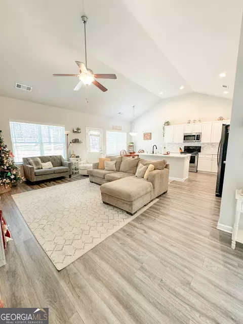 135 Loudoun Dr, Covington, GA 30014 photo 7