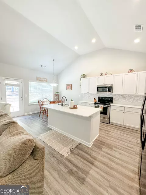 135 Loudoun Dr, Covington, GA 30014 photo 11