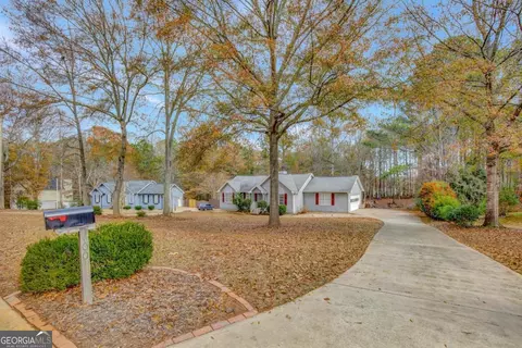 100 Richmond Pl, Newnan, GA 30265