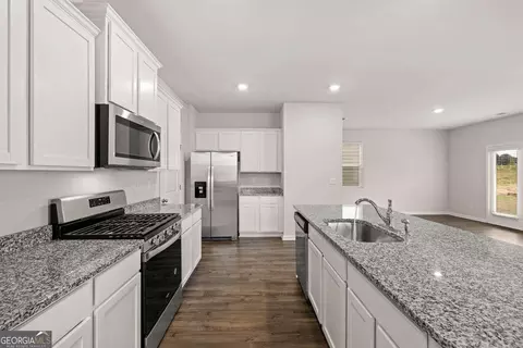 Kitchen - 11996 Conrad Cir #128, Hampton, GA 30228 photo 2 of 2