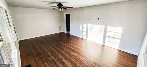 Living - 308 Clearview Dr, Toccoa, GA 30577 photo 2 of 5