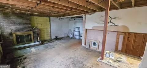 Living - 308 Clearview Dr, Toccoa, GA 30577 photo 3 of 5