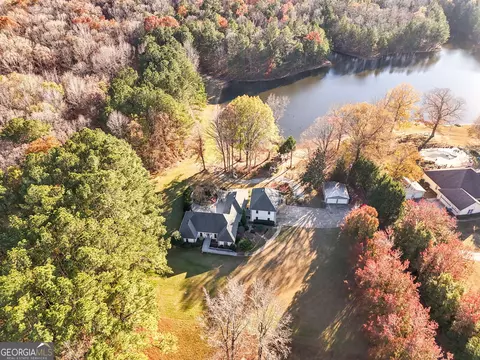 427 W Mcintosh Rd, Brooks, GA 30205