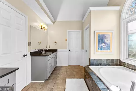Bath - 270 Pendleton Trl, Tyrone, GA 30290 photo 5 of 7