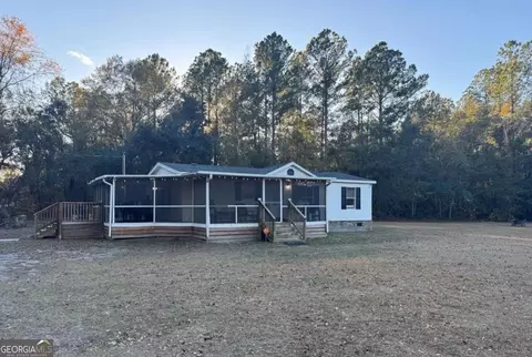 5005 Cherrywood Dr, Ellabell, GA 31308