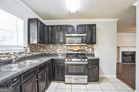 Kitchen - 4626 Derby Loop, Fairburn, GA 30213 photo 4 of 4