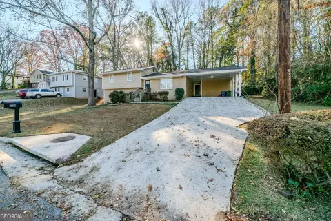 1394 High Meadow Dr, Stone Mountain, GA 30083