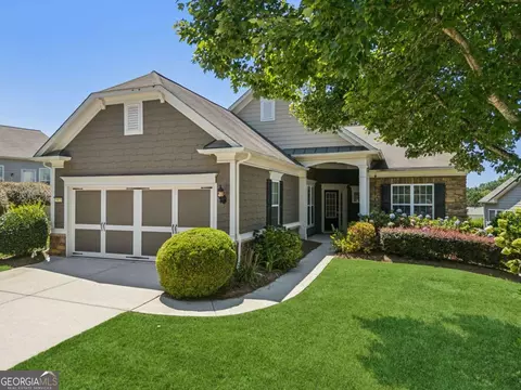 5973 Creekside Ln, Hoschton, GA 30548