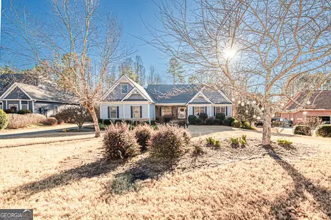734 Lincoln Dr, Winder, GA 30680