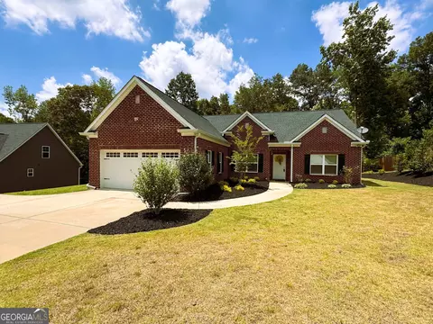 956 Belmont Park Dr, Commerce, GA 30529