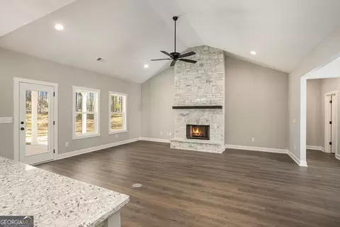 Living - 228 Murphey Ave, Barnesville, GA 30204 photo 1 of 2