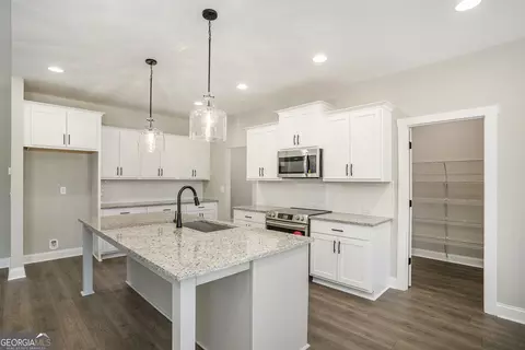 Kitchen - 228 Murphey Ave, Barnesville, GA 30204 photo 1 of 3