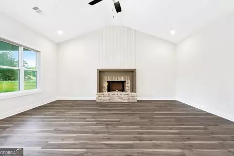 Living - 30 Millie Trl, Williamson, GA 30292 photo 2 of 2