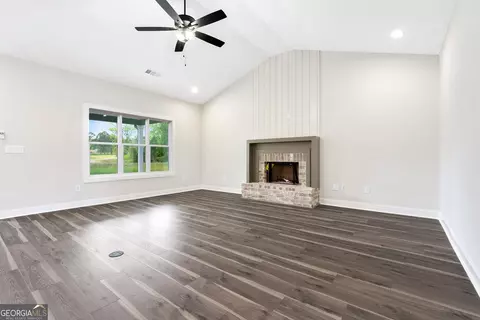 Living - 30 Millie Trl, Williamson, GA 30292 photo 1 of 2
