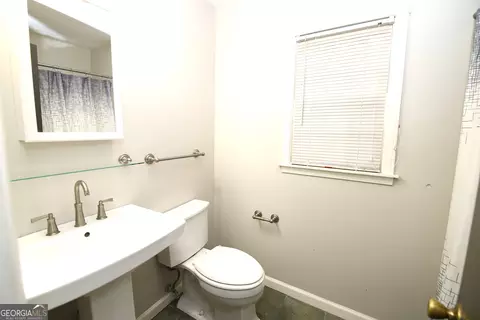 Bath - 511 Williams Rd, Lagrange, GA 30240 photo 2 of 2