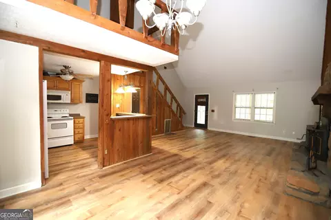 Living - 511 Williams Rd, Lagrange, GA 30240 photo 2 of 2
