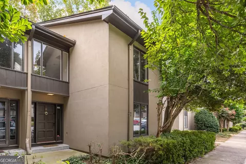 18 Ivy Rdg NE, Atlanta, GA 30342