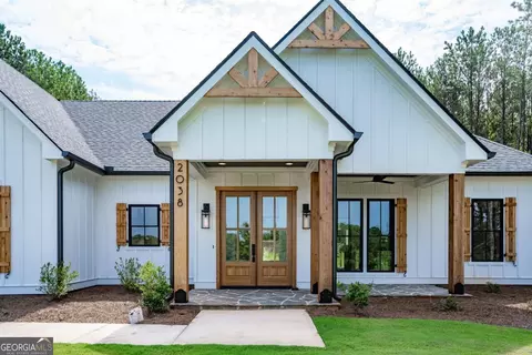 2038 Clearwater Dr, White Plains, GA 30678