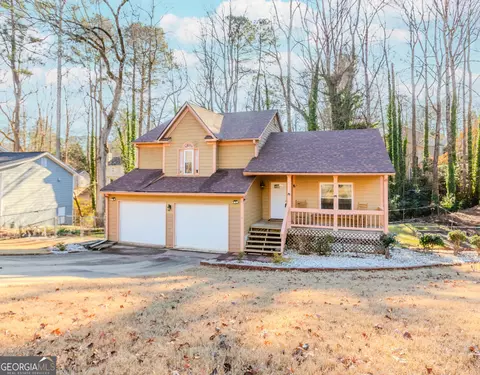 84 Jousters Ln, Lawrenceville, GA 30044