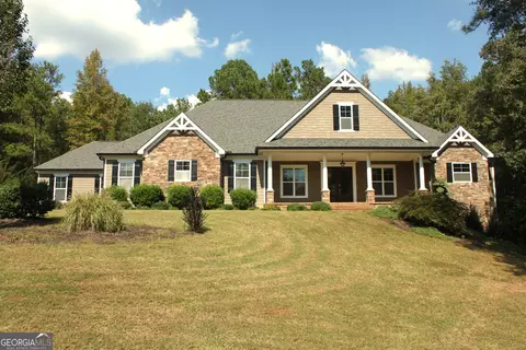104 Courtyard Pl, Forsyth, GA 31029
