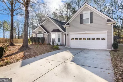414 Black Fox Dr, Locust Grove, GA 30248