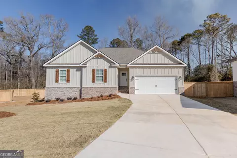 104 Kirkland Ct, Perry, GA 31069