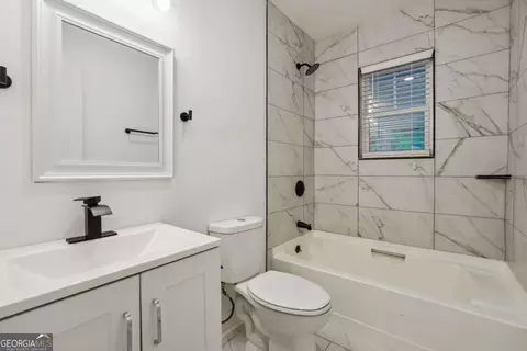 Bath - 344 Rocky Creek Rd, Hampton, GA 30228 photo 1 of 3