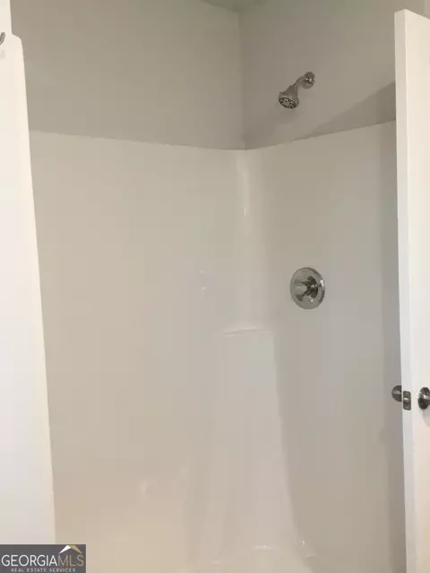 Bath - 9168 Carr Cir, Covington, GA 30014 photo 1 of 3