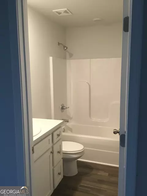 Bath - 9168 Carr Cir, Covington, GA 30014 photo 3 of 3