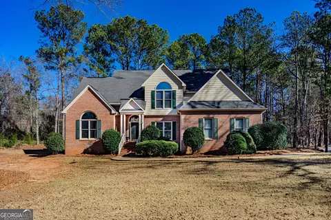 101 Cameron Pointe Dr, Lagrange, GA 30240
