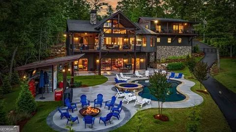 66 Rome Pt, Blue Ridge, GA 30513