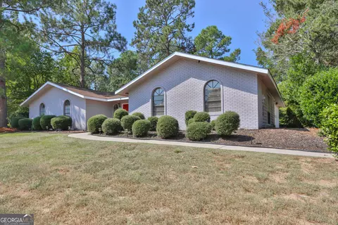 121 Lake Front Dr, Warner Robins, GA 31088