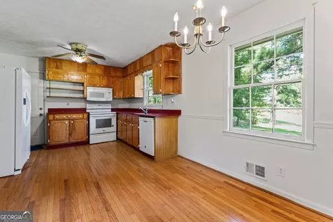 7010 Fielder Rd, Rex, GA 30273 photo 10