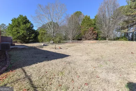Exterior - 112 Meadowland Trl, Lagrange, GA 30240 photo 4 of 6
