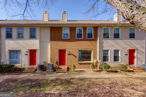 242 Chads Ford Way, Roswell, GA 30076