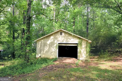 Exterior - 132 Terri Rd, Lagrange, GA 30240 photo 5 of 7