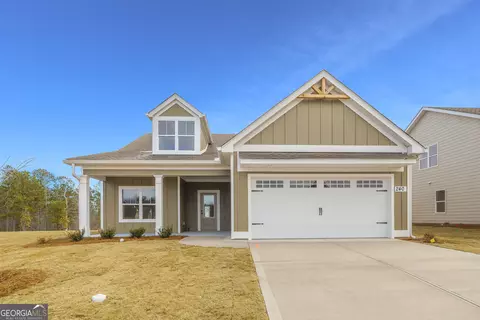 240 Redhaven Dr, Senoia, GA 30276