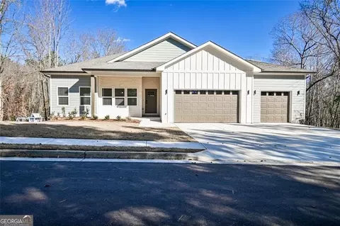 2521 Aniki Bee Dr, Monroe, GA 30656