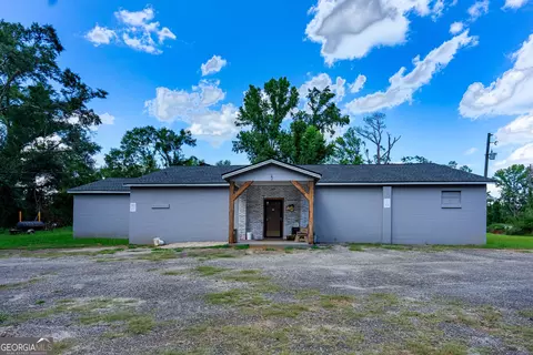 107 Lovelace Rd, West Point, GA 31833