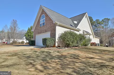 141 Dodgen Place Dr, Hampton, GA 30228 photo 4