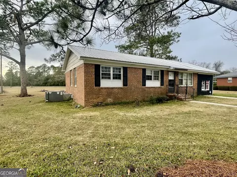 117 Donna Dr, Sylvester, GA 31791