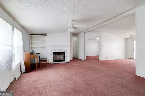 Living - 162 Pearl Davis Rd, Springfield, GA 31329 photo 3 of 5