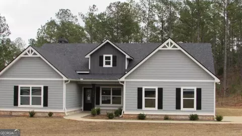 109 Dove Creek Ct, Lagrange, GA 30241