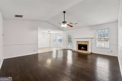 2718 Winky Blf, Dacula, GA 30019 photo 4