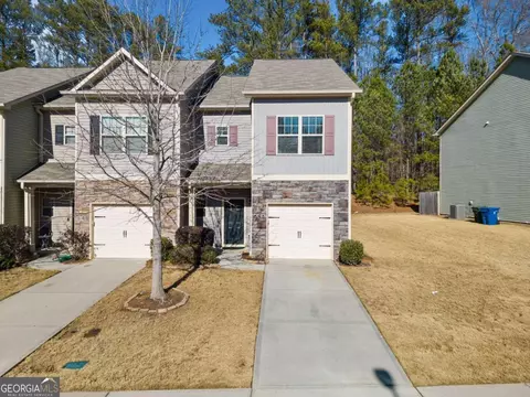 646 Oakside Pl, Acworth, GA 30102