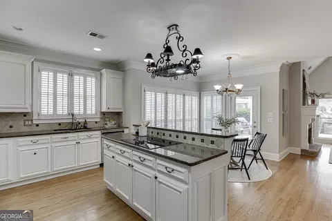 Kitchen - 9120 Etching Overlook, Duluth, GA 30097 photo 6 of 7