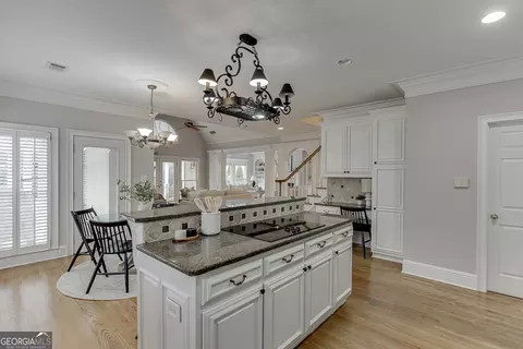 Kitchen - 9120 Etching Overlook, Duluth, GA 30097 photo 5 of 7
