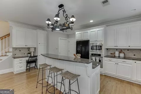 Kitchen - 9120 Etching Overlook, Duluth, GA 30097 photo 4 of 7